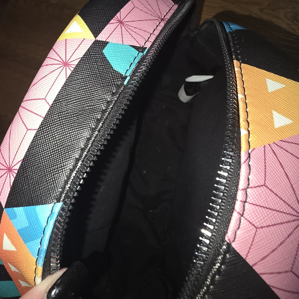 Geometric Pattern Mini Backpack - Picture 3 of 4